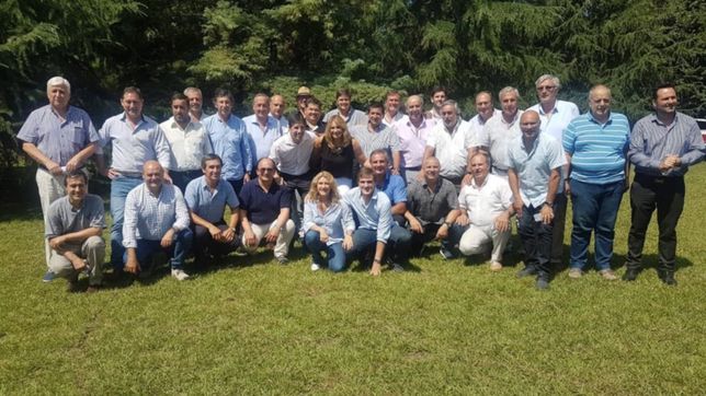 los intendentes radicales le piden a vidal repetir la formula provincial