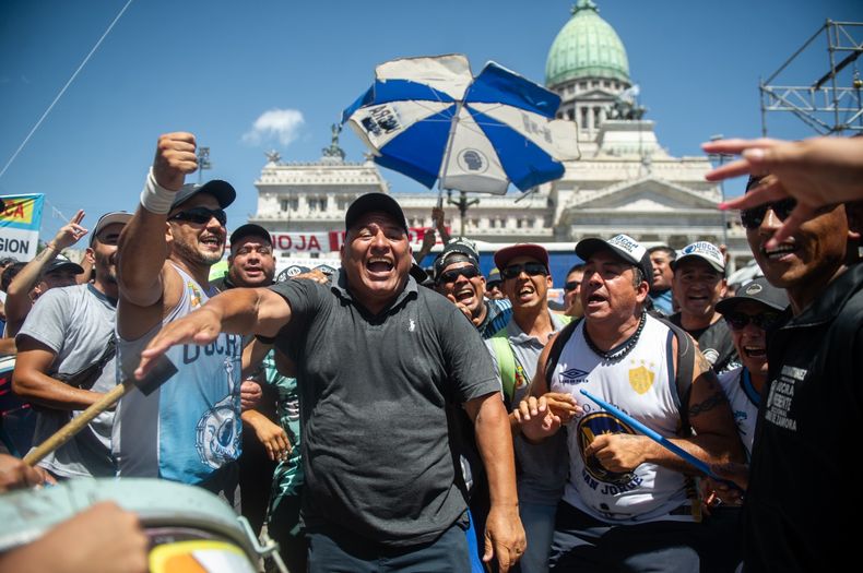 El cántico más oído fue la patria no se vende. (Foto: Télam)