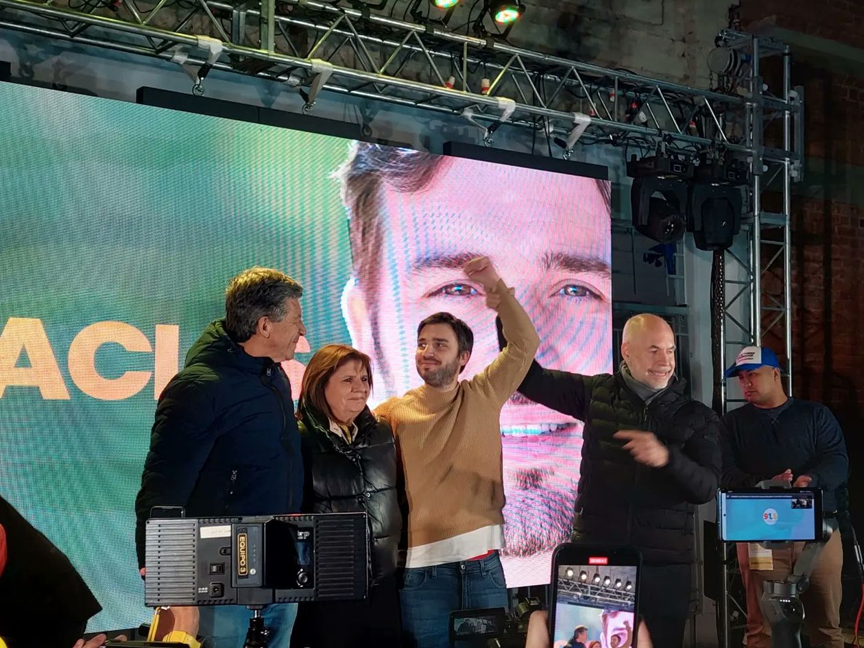 Torres Chubut festejo.jpeg