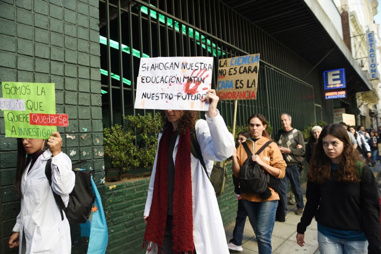 Las universidades vuelven a la calle con una marcha que une a todo el arco opositor contra el Gobierno