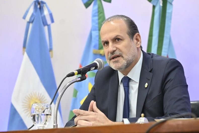 El intendente de Bahía Blanca, Federico Susbielles, se cruzó con el exsecretario privado de Héctor Gay, Pablo Romera.