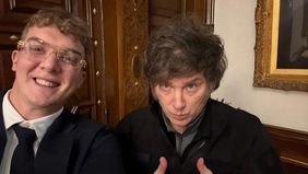 Javier Milei con Hayden Davis. Relaciones peligrosas.