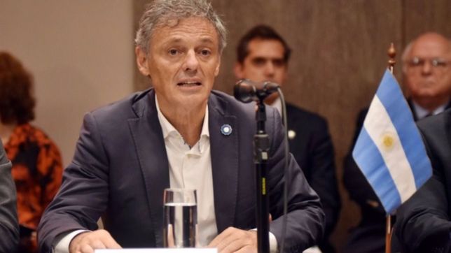 Letra P | Cabrera Braun Lousteau Embajada Renuncia
