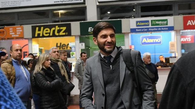 Maximiliano Pullaro llegó en avión de línea a Tucumán. Maximiliano Pullaro llegó en avión de línea a Tucumán.