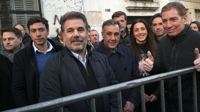 la puja por la fiscalizacion exhibe el malestar del pro con lla en el sprint final de la campana