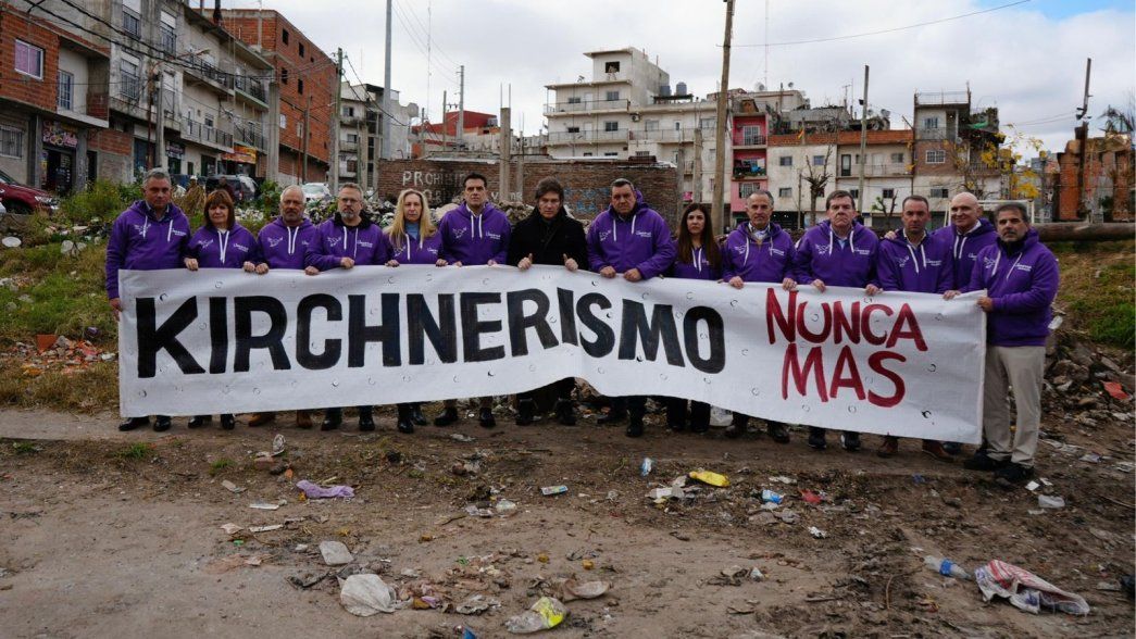 Milei lanzó la campaña bonaerense en La Matanza con sus ocho cabezas de lista