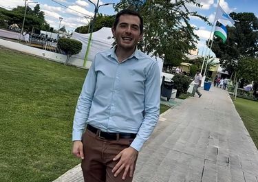 Albino Garrone (37), intendente de General Enrique Godoy, busca hacerse paso en al renovación del peronismo de Río Negro.