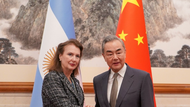 mondino: los chinos son todos iguales