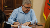 Raúl Jalil toma nota y hace cuentas. Los votos de la provincia garantizaron la aprobación del paquete fiscal en Diputados.&nbsp;