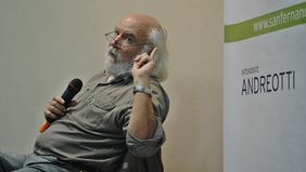 Sasturain realizó una charla en San Fernando por el Día del Escritor