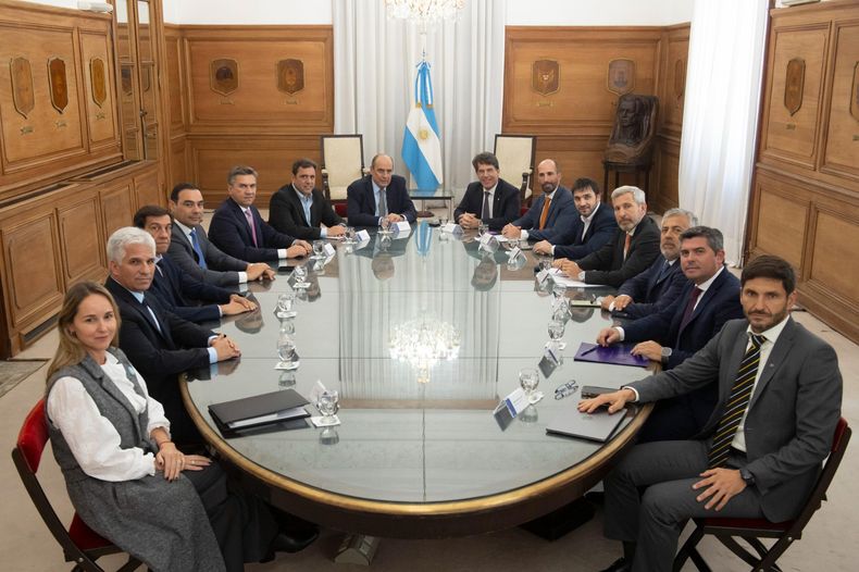 Nicolás Posse y Guillermo Francos se reunieron en Casa Rosada con los gobernadores de Juntos por el Cambio. 