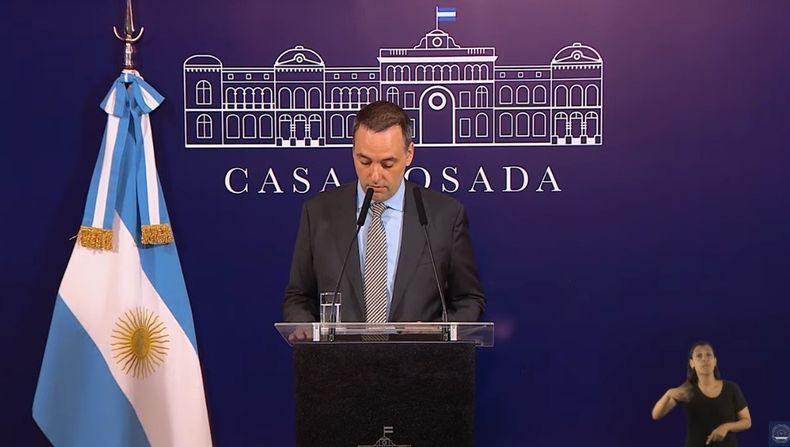 Manuel Adorni (2).jpeg