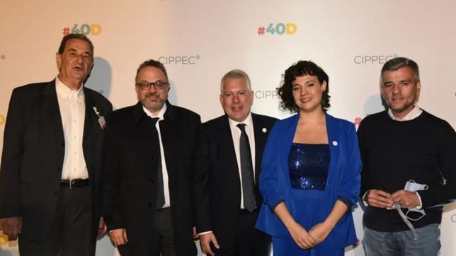 un ministro solicitado, el abrazo de dos socios y scioli, lejos de la interna