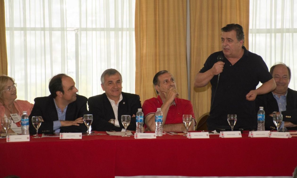 Negri Acto UCR pro Cambiemos abril 2017