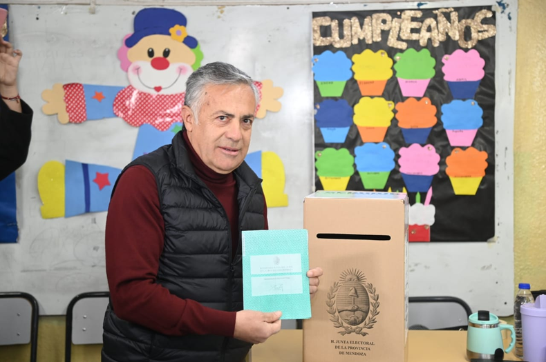 Cornejo, candidato del oficialismo, recordó que este domingo es el cumpleaños de su aliada Patricia Bullrich