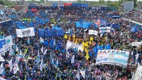 El Evita revienta el estadio de Laferrere: bandera, chori y 100 mil asistentes
