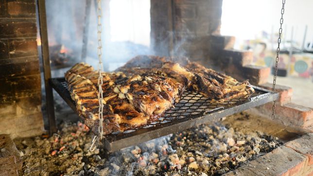 Asado y vacío, en el menú del Foro de intendentes radicales reunido en Magdalena.