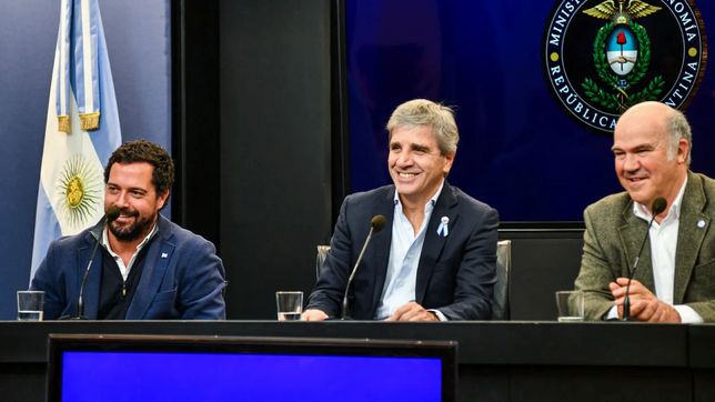 Javier Milei y Toto Caputo bajan retenciones pero presionan al dólar en el año electoral