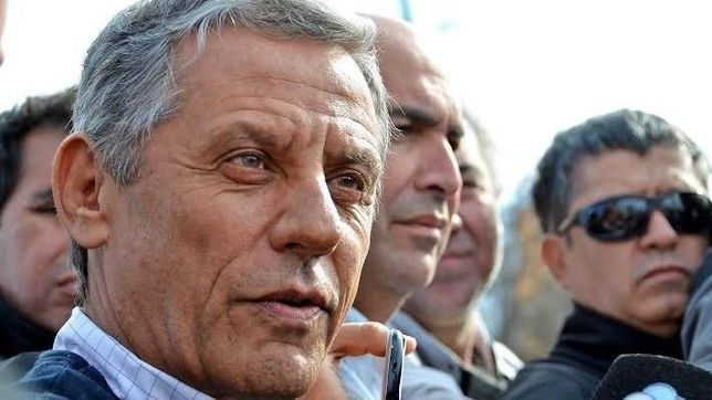 una causa por usurpacion de tierras golpea a ?pechi? quiroga