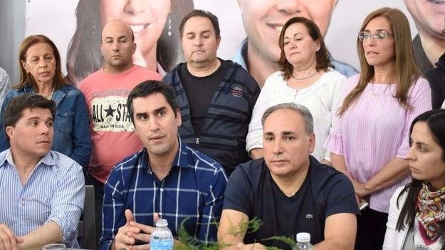 La visita de Mosca a Casares engrosó los cruces entre oficialismo y oposición