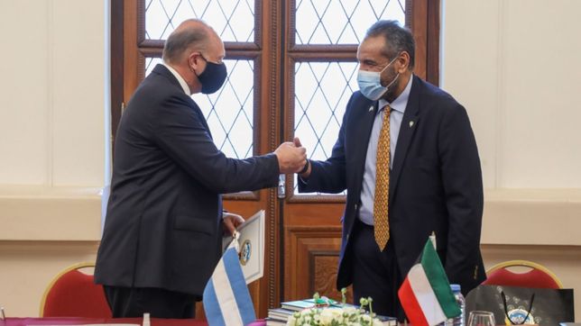 si no hay foto, hay reunion: la campana para el circulo rojo santafesino