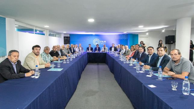 Habilitan la feria judicial para tratar el amparo de los intendentes contra el DNU