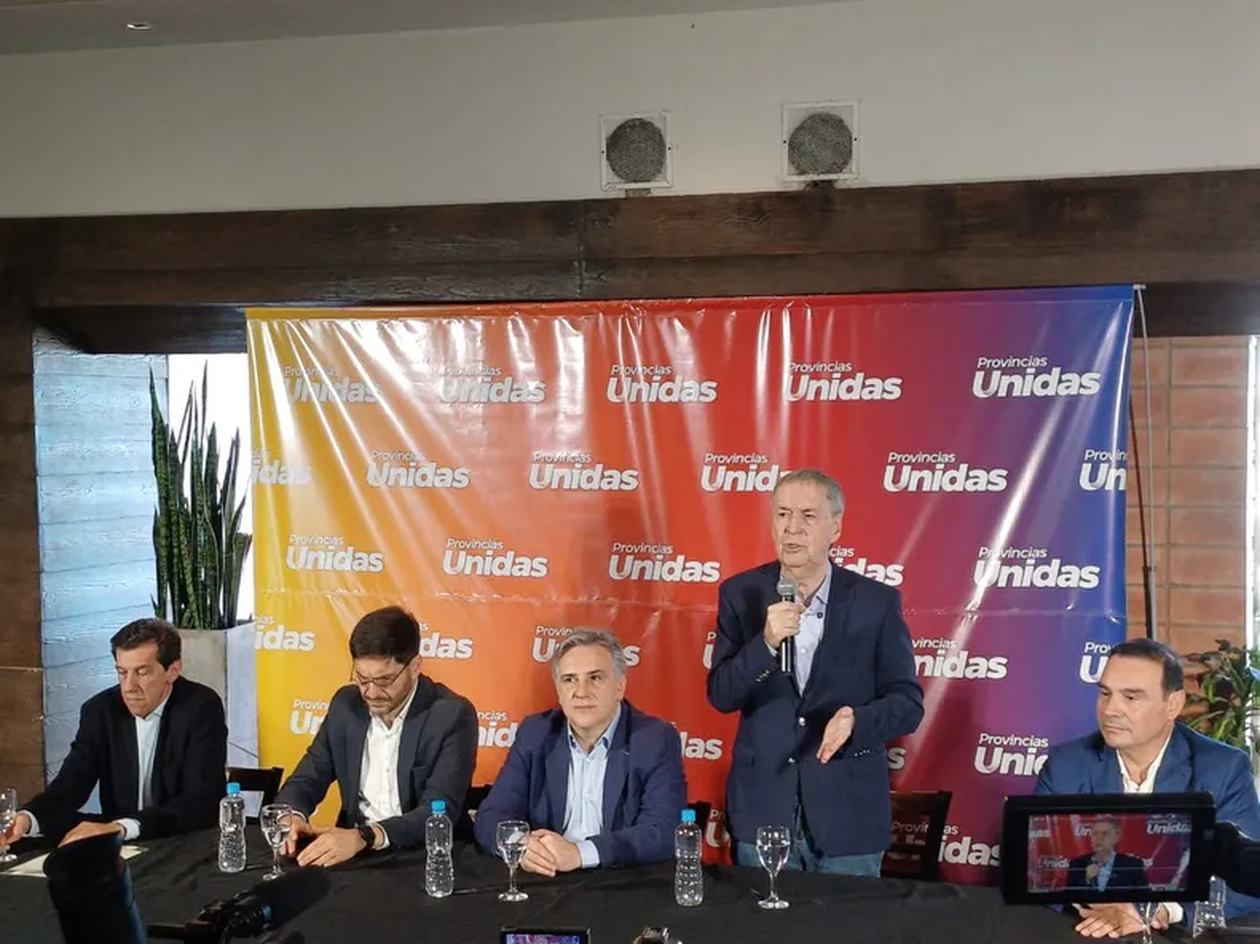 Carlos Sadir, Maximiliano Pullaro, Martín Llaryora, Juan Schiaretti y Gustavo Valdes: Provincias Unidas en Río Cuarto.