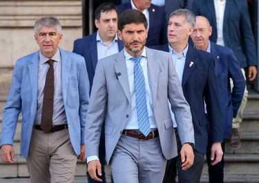 El gobernador de Santa Fe, Maximiliano Pullaro, y uno de sus alfiles políticos, el ministro de Gobierno, Fabián Bastia.