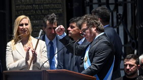 El Jefe con el bastón de mando durante la asunción del presidente Javier Milei. El Jefe con el bastón de mando durante la asunción del presidente Javier Milei.