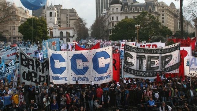 los movimientos sociales marchan por la emergencia alimentaria