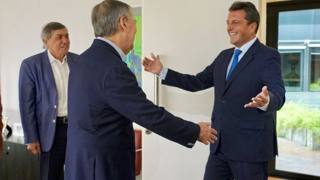 Massa pone a prueba sus superpoderes para tender puentes con Schiaretti