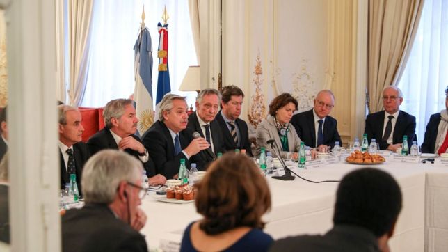 fernandez, en paris: ?con macri vivimos un 2001 por goteo?