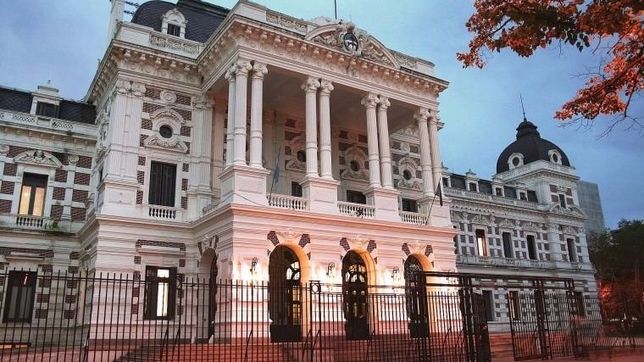 marchan a gobernacion tras el femicidio de una estudiante en punta lara