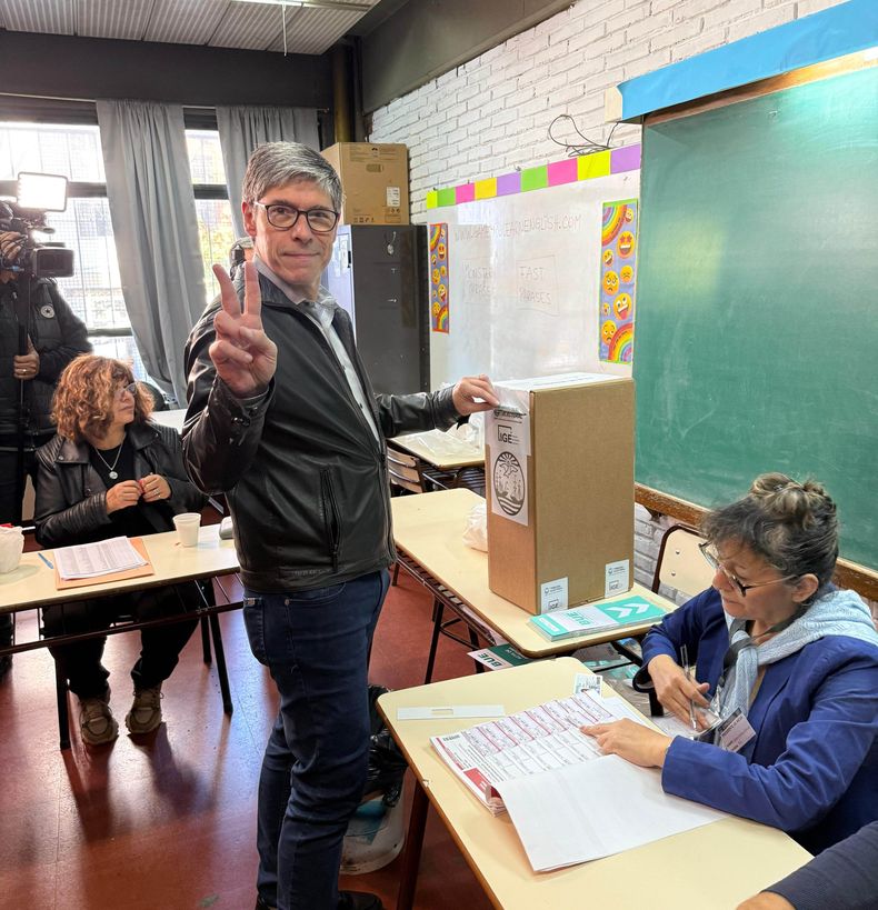 Vota Juan Manuel Abal Medina.
