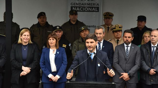 La ministra Patricia Bullrich y el gobernador Maximiliano Pullaro.