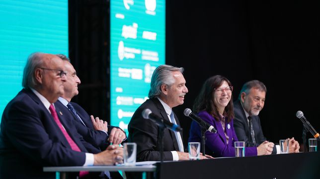 alberto fernandez se defendio de las criticas de cfk por el acuerdo con el fondo