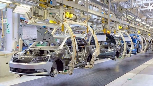 efecto covid: con sectores en rojo, se desacelera la caida industrial bonaerense