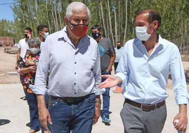 Gutiérrez le baja el tono a la salida de Pereyra del MPN con otra foto electoral