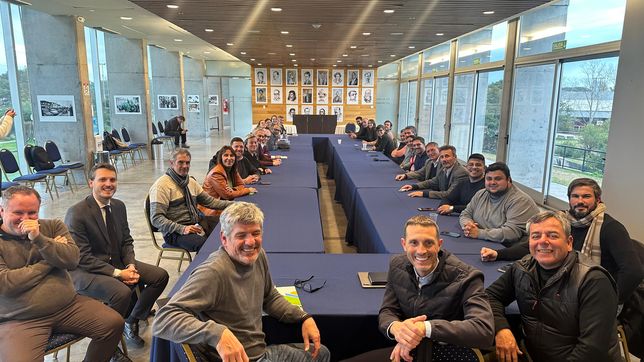 Intendentes y jefes comunales del peronismo en Santa Fe.