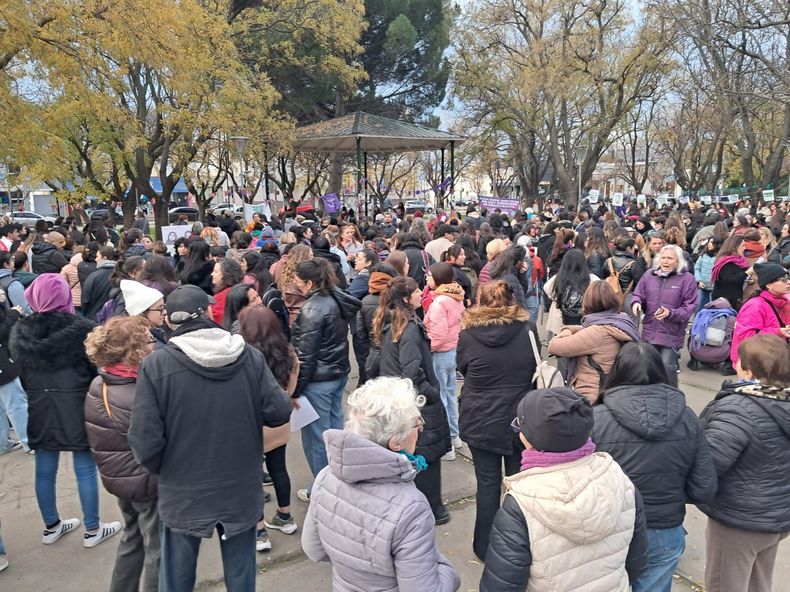 Ni una menos: Viedma, Río Negro. Foto: Luciano Barroso.