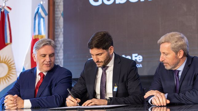 Maximiliano Pullaro, Rogelio Frigerio y Martín Llaryora firmaron una declaración en reclamo de la deuda previsional de Nación