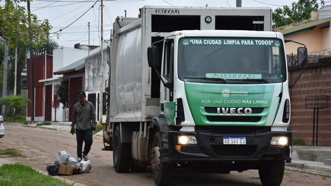 Francisco Azcué concesiona la recolección de residuos en Concordia y prepara una licitación abierta