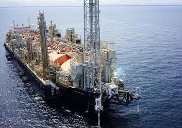 Camuzzi y su socio buscan exportar GNL desde el puerto de La Plata.