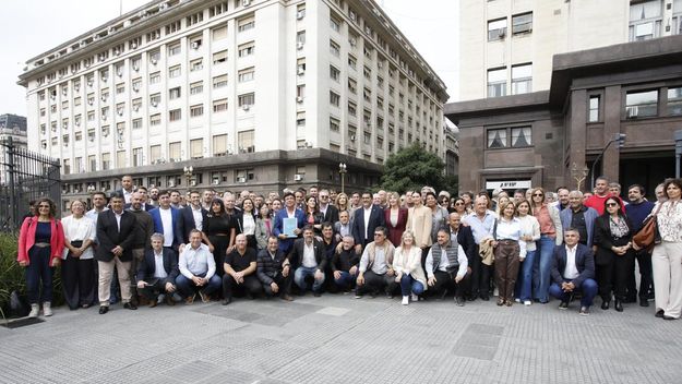 intendentes se reunen en santa fe para analizar el impacto del ajuste de milei en los municipios intendentes se reunen en santa fe para analizar el impacto del ajuste de milei en los municipios