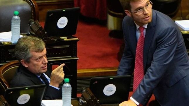 massot, contra macri: debemos mantenernos, pero no con las mismas caras