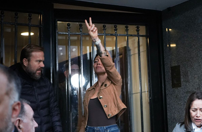 Mayra Mendoza en la sede del PJ por el acto del Día de la Resistencia Peronista. Mayra Mendoza en la sede del PJ por el acto del Día de la Resistencia Peronista.