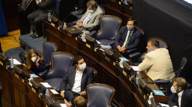 oposicion on-off: entre la critica y la sorpresa por el kicillof zen