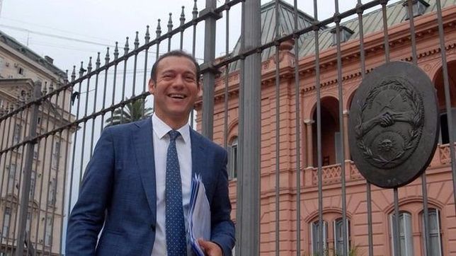 gutierrez se planta por la coparticipacion pero mantiene linea directa con la rosada