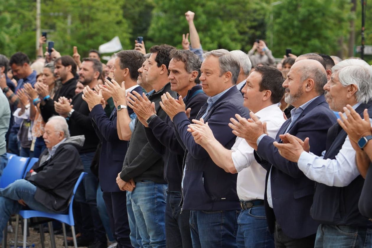 El sprint final de Fuerza Patria: los intendentes cumplen, pero a media máquina