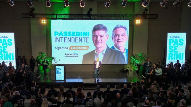 cordoba: llaryora festejo con delay en el acto de lanzamiento de passerini cordoba: llaryora festejo con delay en el acto de lanzamiento de passerini